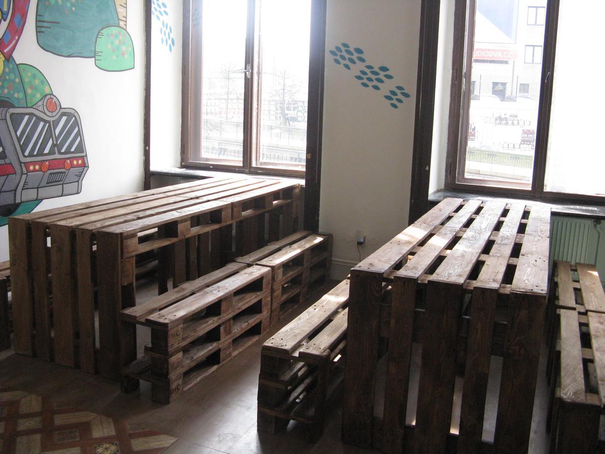 Hostel Ibex Прага Экстерьер фото