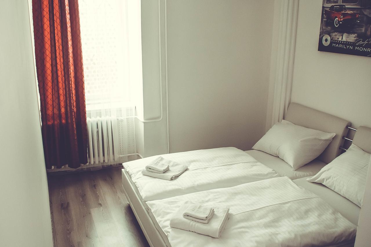 Hostel Ibex Прага Экстерьер фото