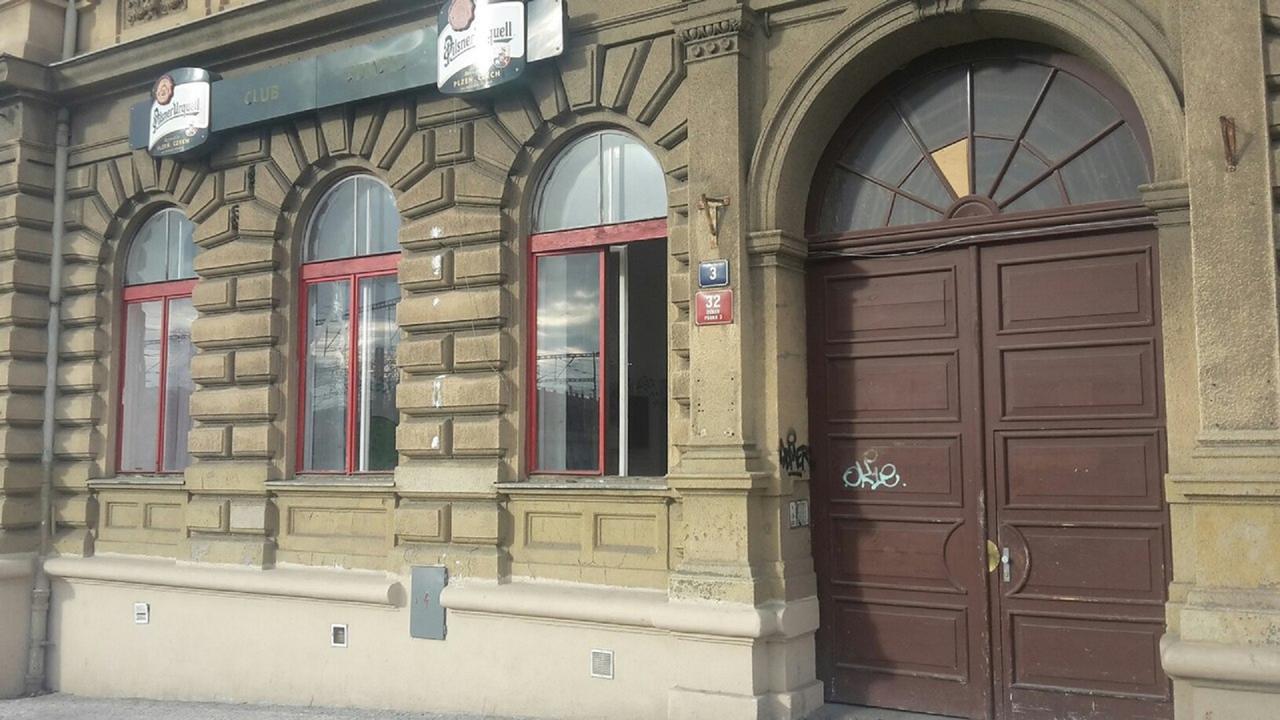 Hostel Ibex Прага Экстерьер фото